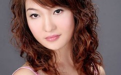 顶流RAPPER女公开裸露下身